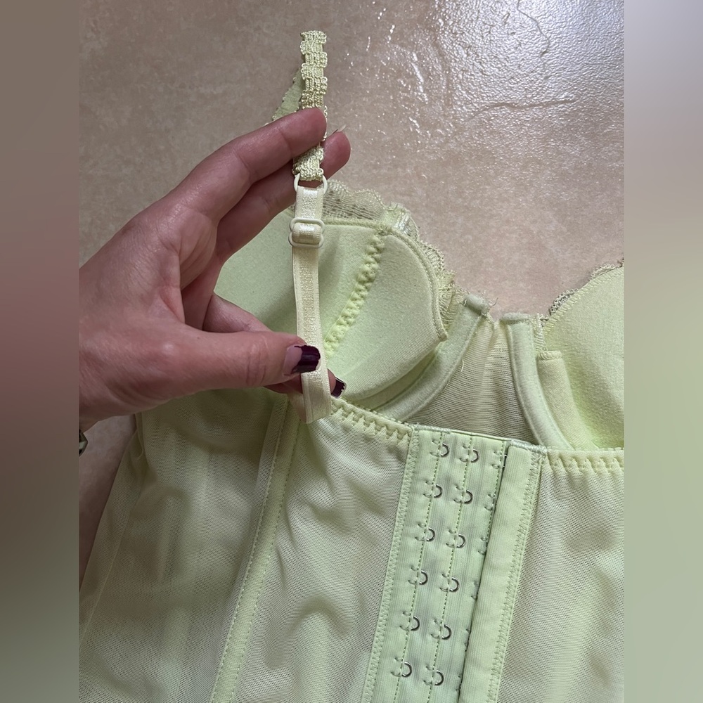 Avon Fashions Womens Corsets & Bustiers Size L(G) Lace Trim Green Mint - Picture 10 of 13